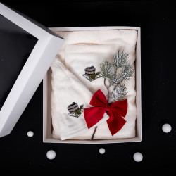 Dárková sada v dárkové krabičce pro ni - KRÉMOVÁ. Zástěra a čepice do sauny 