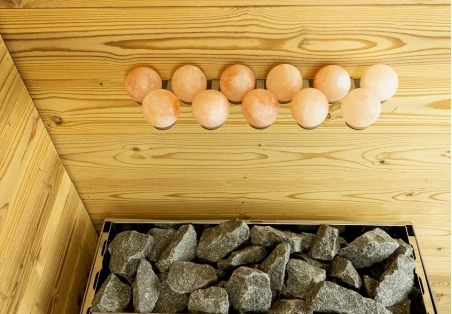 Výhody himálajské soli v sauně a jak ji tam používat