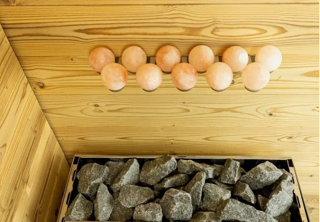 Výhody himálajské soli v sauně a jak ji tam používat