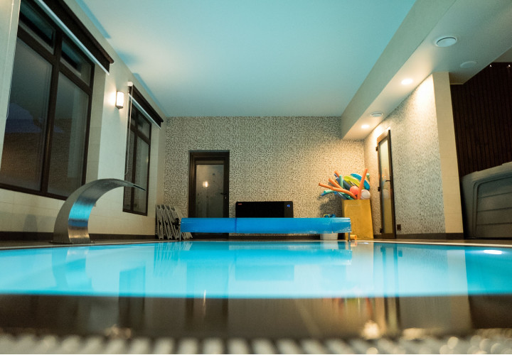 Plavecký bazén a sauny v usedlosti "Vila Kalniškiai"