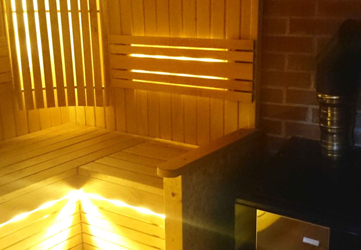 Sauna s uzavřeným kamnem pro jemnou páru
