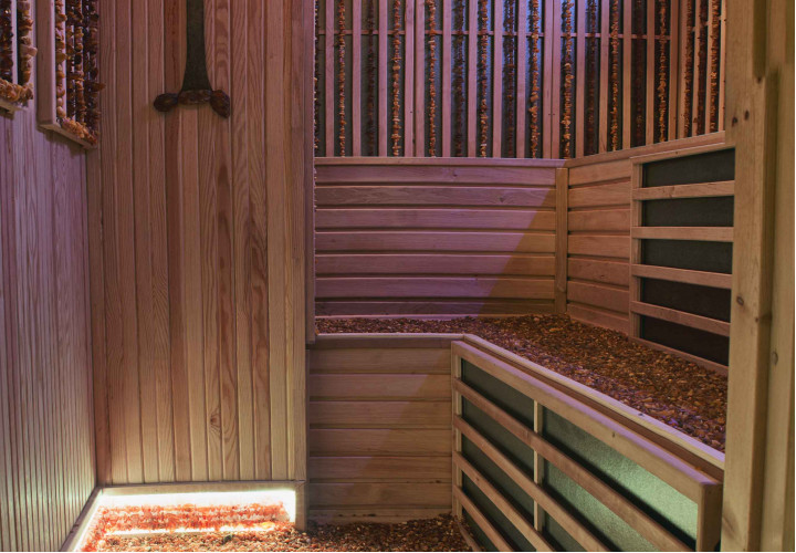 Infrasauna s jantarovým interiérem