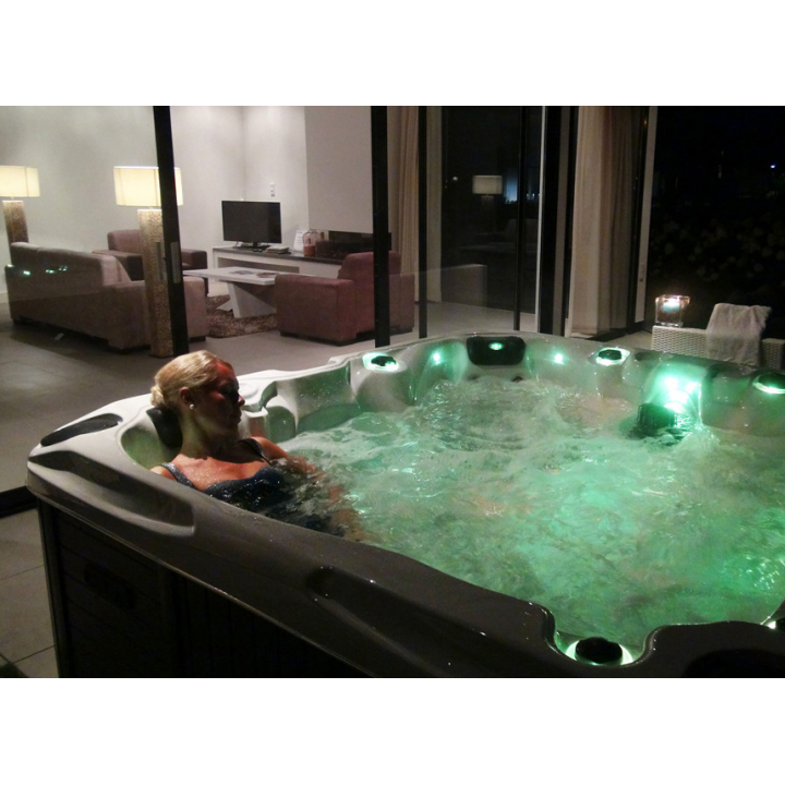 SPA masážní bazén - DESIRE
