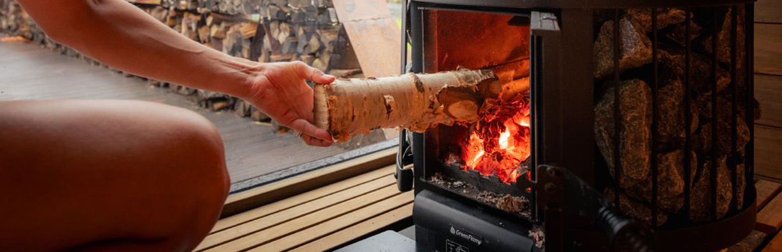 Jak připravit saunu na chladné období: Údržba kamen a prevence zápachu spáleniny