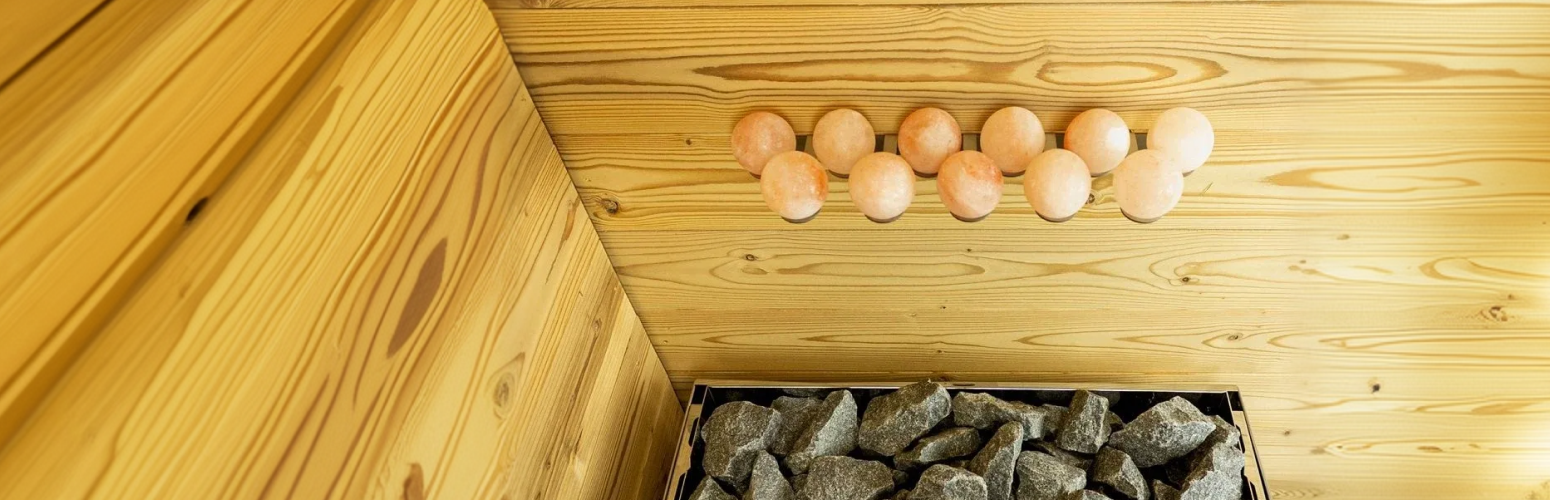 Výhody himálajské soli v sauně a jak ji tam používat