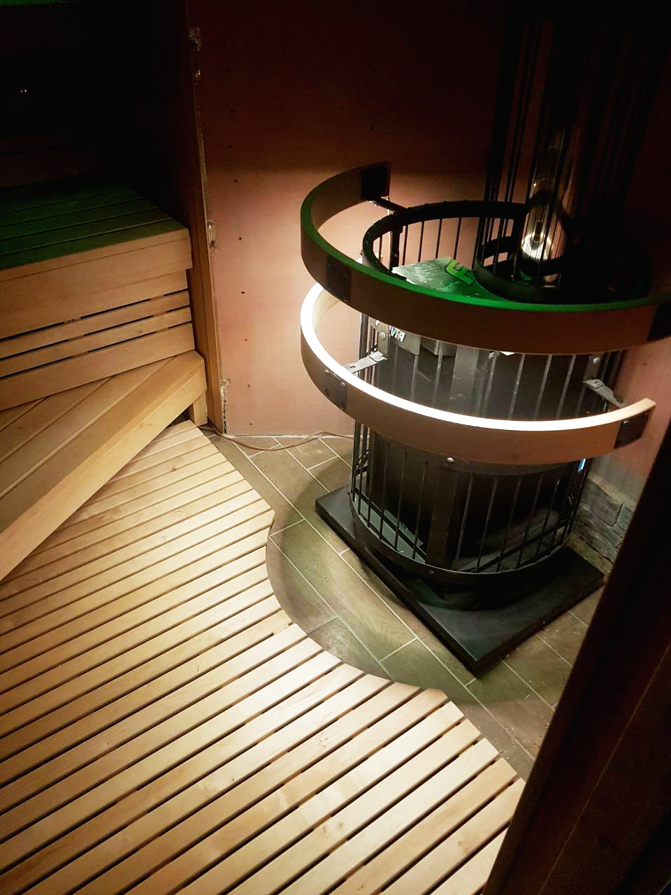 Sauna s olšovým a kanadským cedrovým dřevem