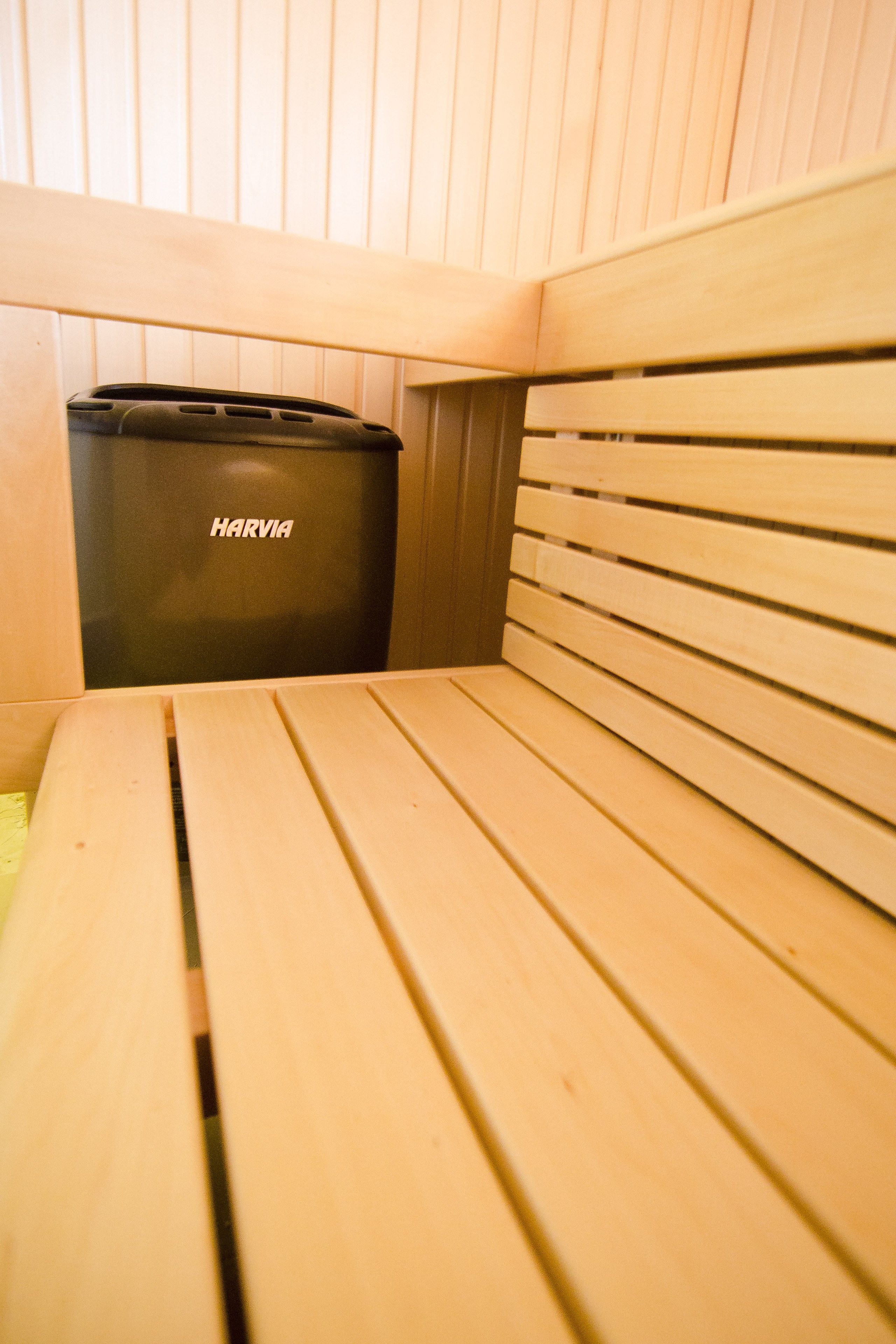 Minimalistická sauna z lipového dřeva