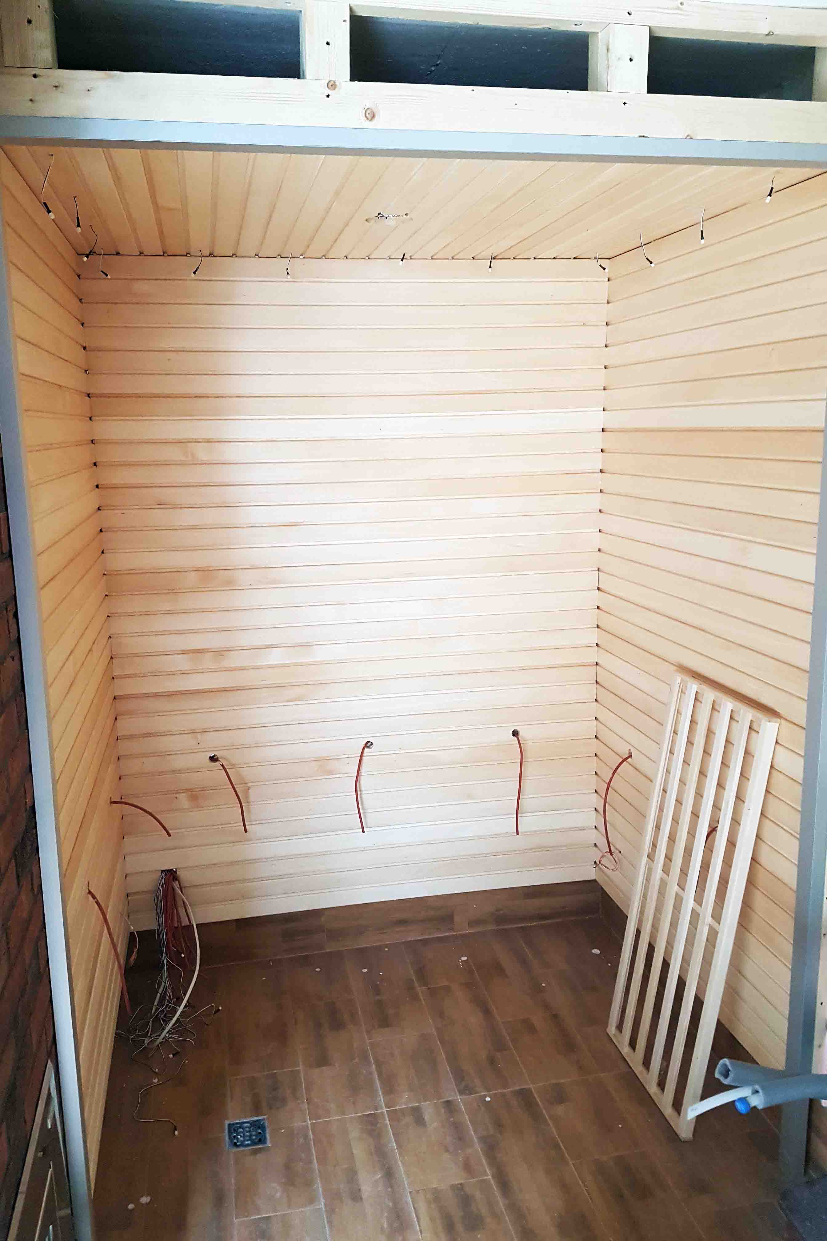 Infrasauna se skleněnou přední částí a LED osvětlením